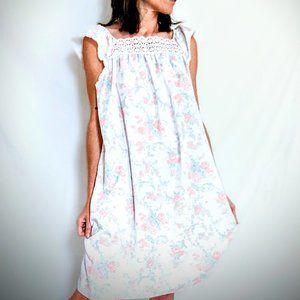 VTG Cottagecore Size Large Floral Nightgown